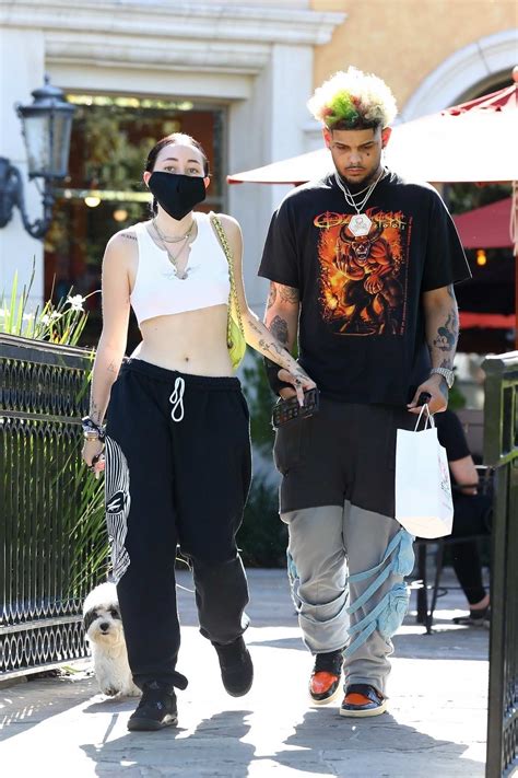 who is noah cyrus dating now